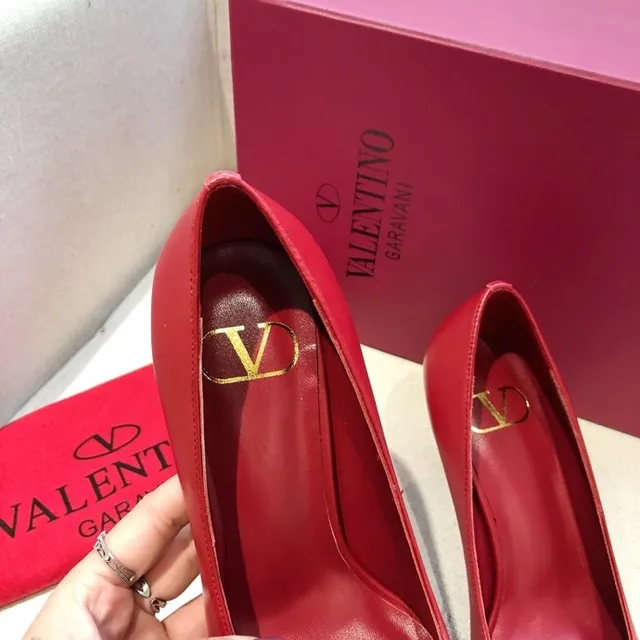 Valentino VLOGO Scarpin Vermelho Dourado Bico Fino Salto Stiletto 3