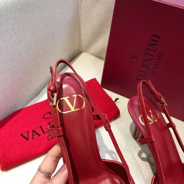 Valentino VLOGO Pump Red Leather Pointed-Toe Slingback Pumps 3