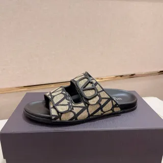 Valentino VLogo Sandálias Bege Monograma Tira Preta