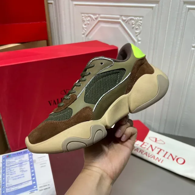 Valentino VLTN আর্মি গ্রিন ব্রাউন মাল্টি ম্যাটেরিয়াল প্যানেলিং স্কাল্প্টেড সোল চংকি স্নিকার 3