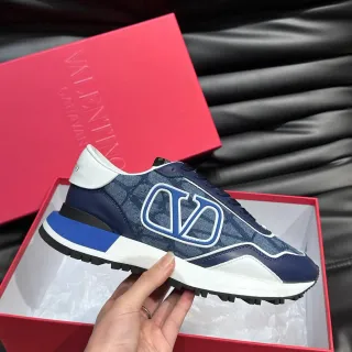 Valentino VLTN Runner नेवी ब्लू डेनिम-टेक्स्चर्ड लाइफस्टाइल स्नीकर