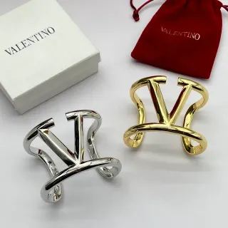 Valentino VLTN রূপালী সোনালী ওপেন কাফ V-Logo মোটিফ ব্রেসলেট