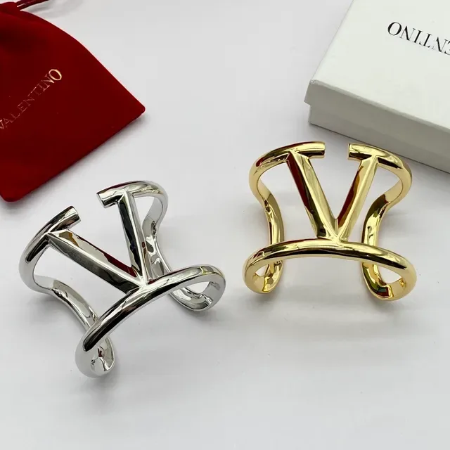 Valentino VLTN 银金色 开放手腕 V-Logo 手链 7
