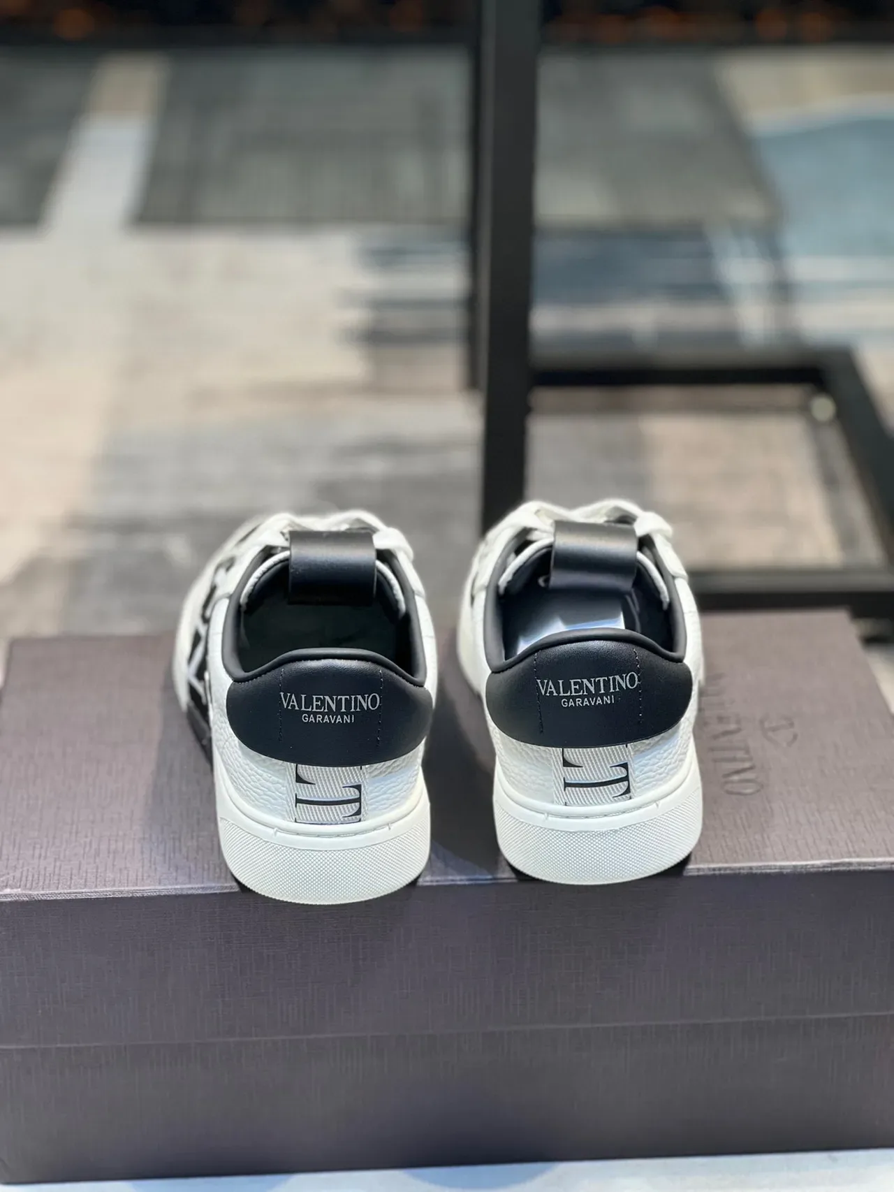 Valentino VLTN zapatilla deportiva blanco negro lifestyle zapatillas 2