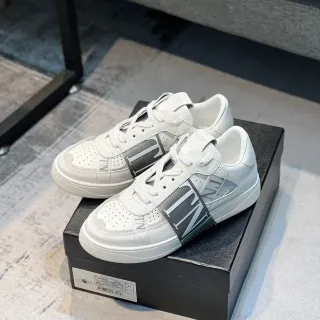 Valentino VLTN सफेद चमड़े की पट्टी लाइफस्टाइल स्नीकर