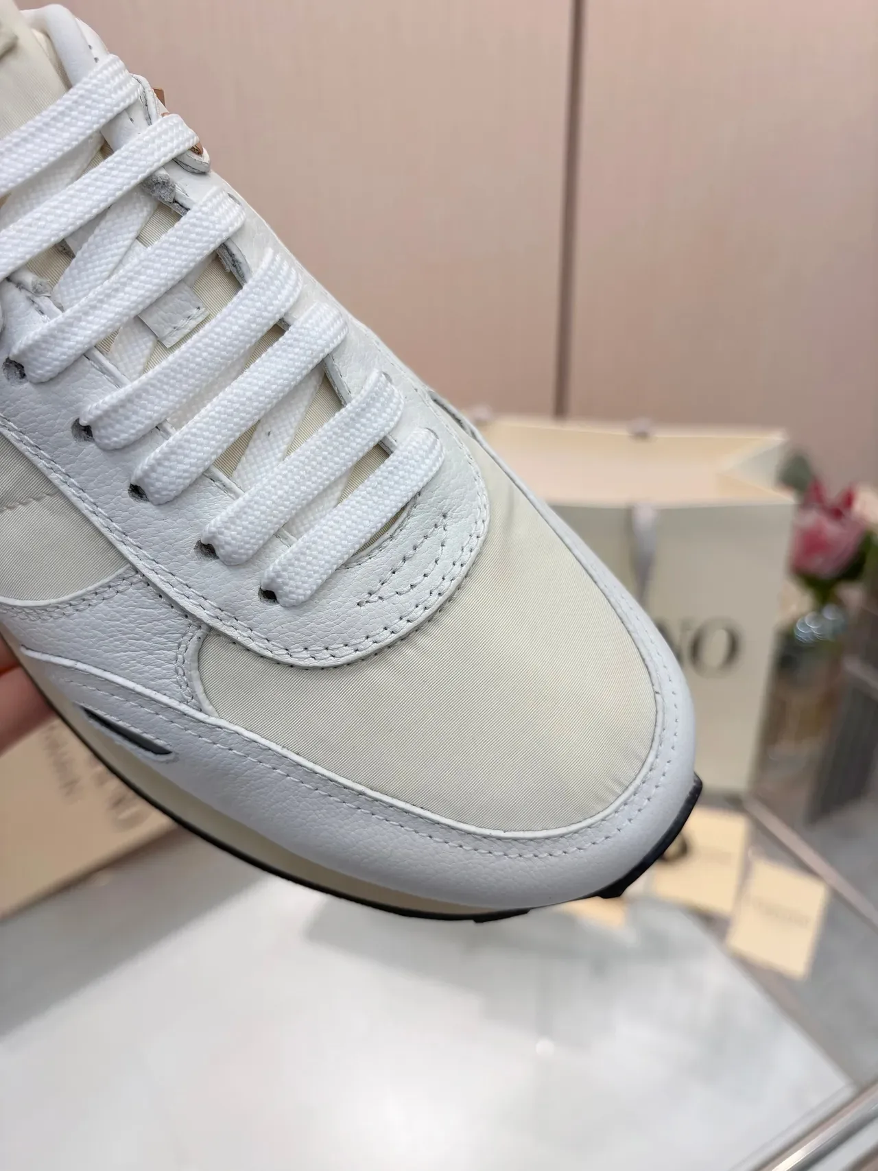 Valentino أحذية رياضية أسلوب حياة أبيض بيج منخفضة القمة مدببة 4