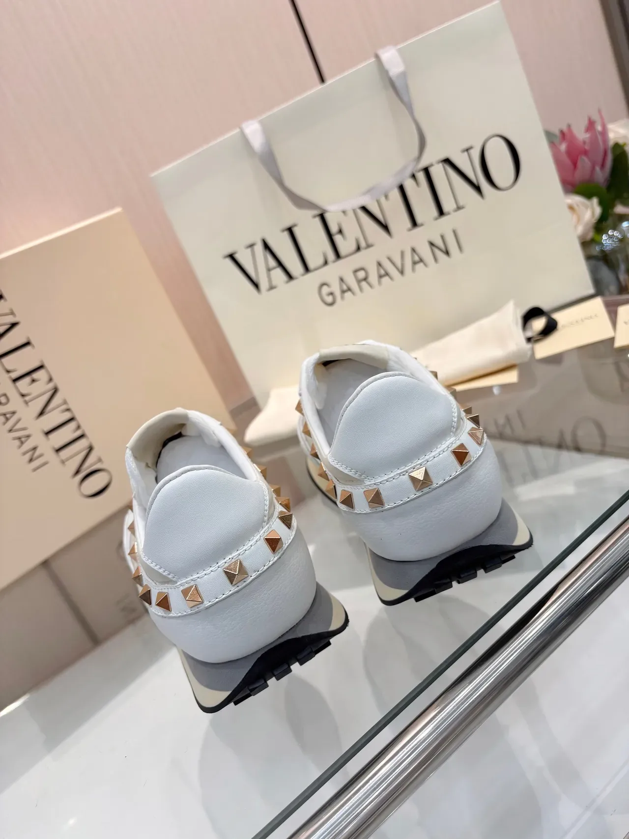 Valentino أحذية رياضية أسلوب حياة أبيض بيج منخفضة القمة مدببة 5