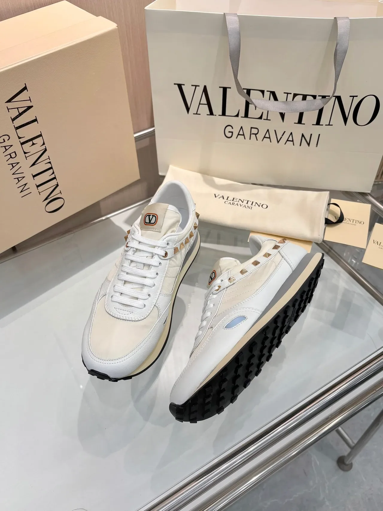 Valentino أحذية رياضية أسلوب حياة أبيض بيج منخفضة القمة مدببة 6