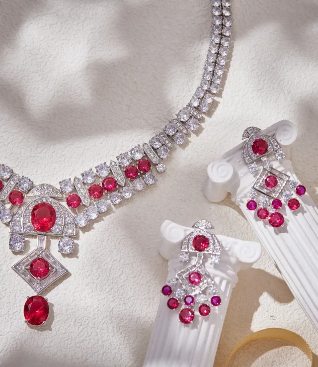 Van Cleef & Arpels रूबी और डायमंड चाँडीलियर ईयररिंग्स 3