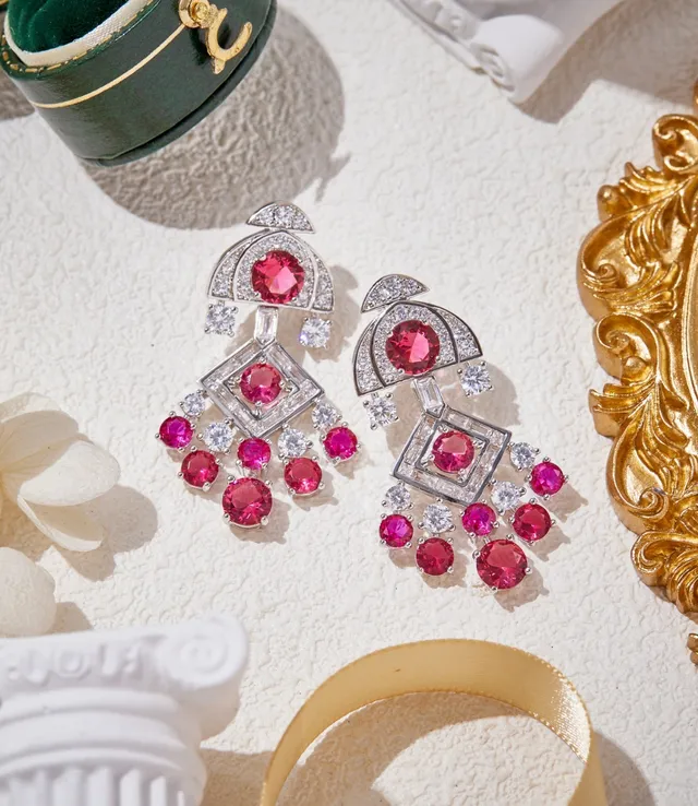 Van Cleef & Arpels रूबी और डायमंड चाँडीलियर ईयररिंग्स 8