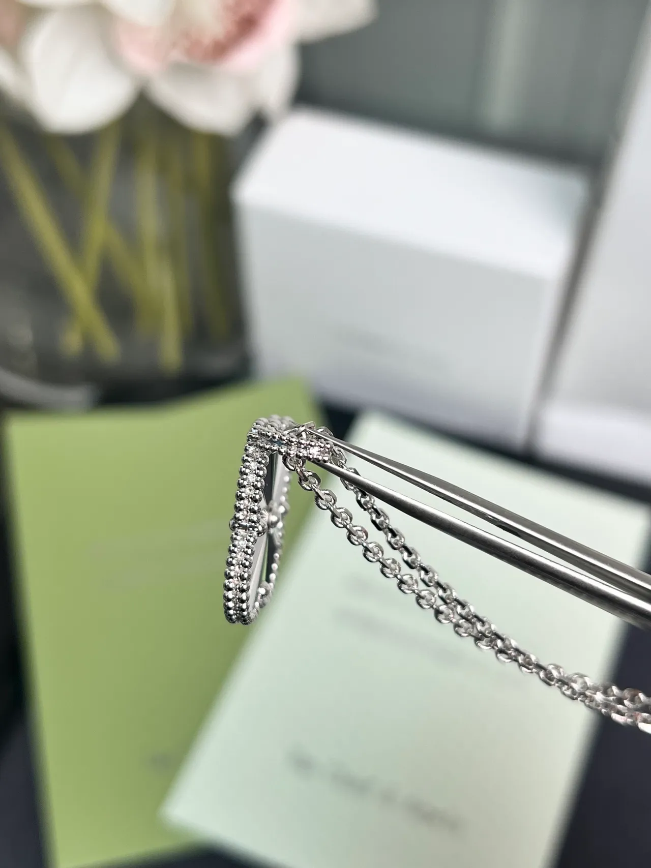 Van Cleef & Arpels Alhambra Collier pendentif trèfle à quatre feuilles 3