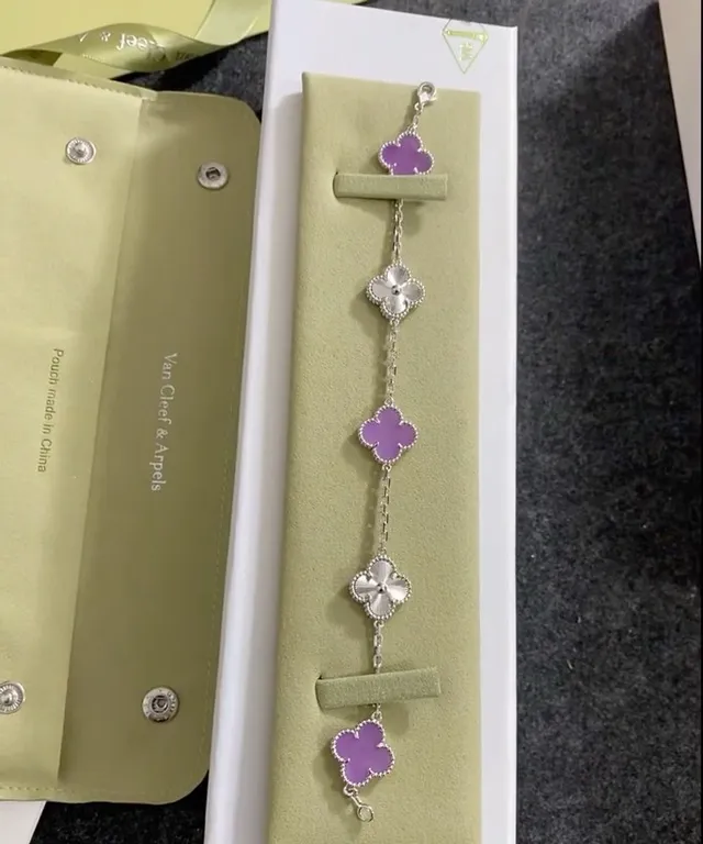 Van Cleef & Arpels Alhambra 紫色珐琅四叶草手链 3