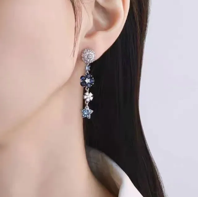 Van Cleef & Arpels Floral Motif Pavé Blue and White Diamond Earrings 7