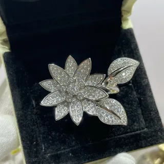 Van Cleef & Arpels Floral Pavé Diamond Ring