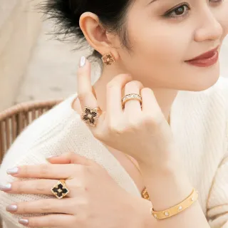 Van Cleef & Arpels Gold Black Floral Motif Enamel Inlay Ring