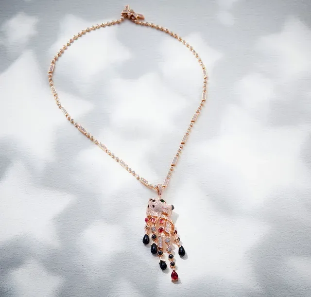 Van Cleef & Arpels Panthère Collier avec pendentif or rose rubis onyx diamant 2