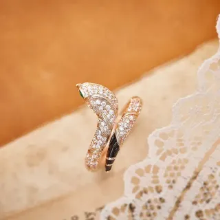 Van Cleef & Arpels Serpent Bohème Pavé Diamond Black Enamel Green Eye Ring