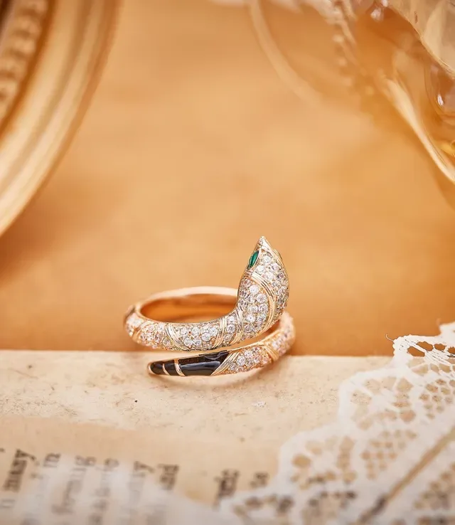 Van Cleef & Arpels Serpent Bohème Pavé Diamond Anel Esmalte Preto Olho Verde 5