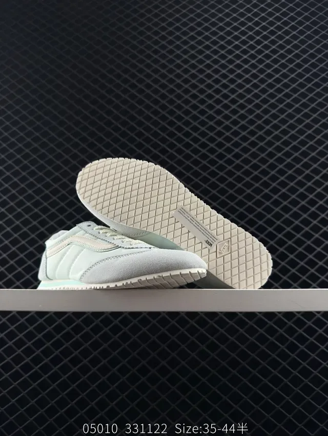 Vans Super LowPro menthe et crème sneakers lifestyle 7