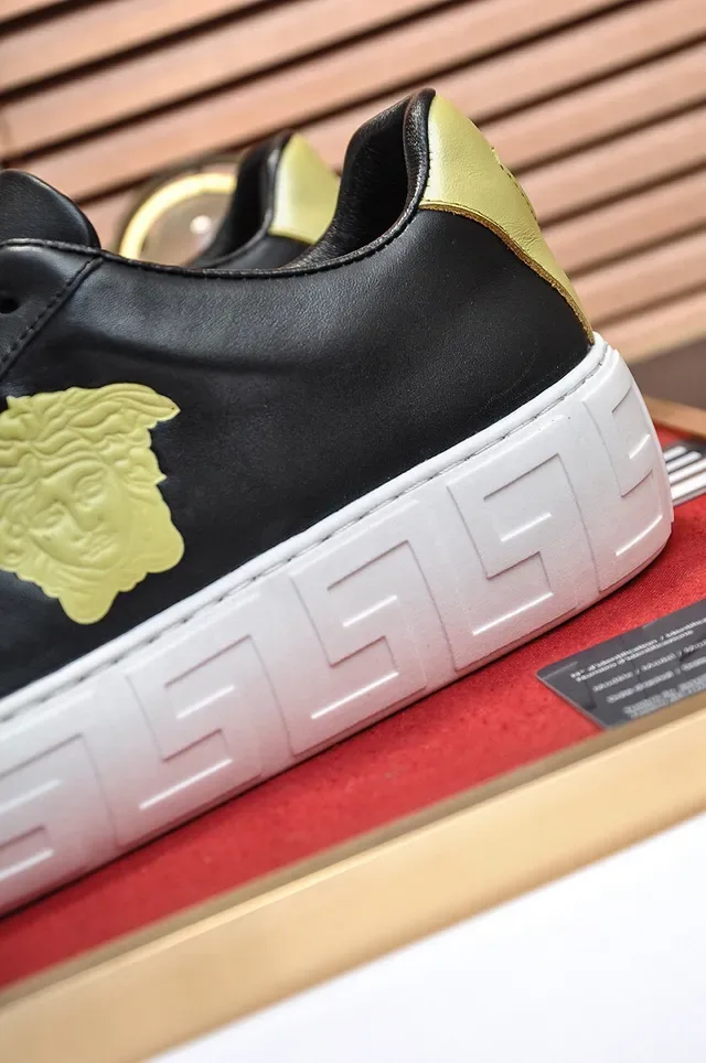 Versace Black Gold Medusa Head Appliqué Greek Key Midsole Pattern Lifestyle Sneakers 2