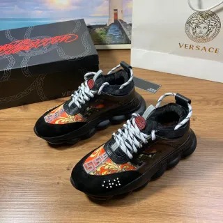 Versace Chain Reaction Baroque Print चंकी स्नीकर्स