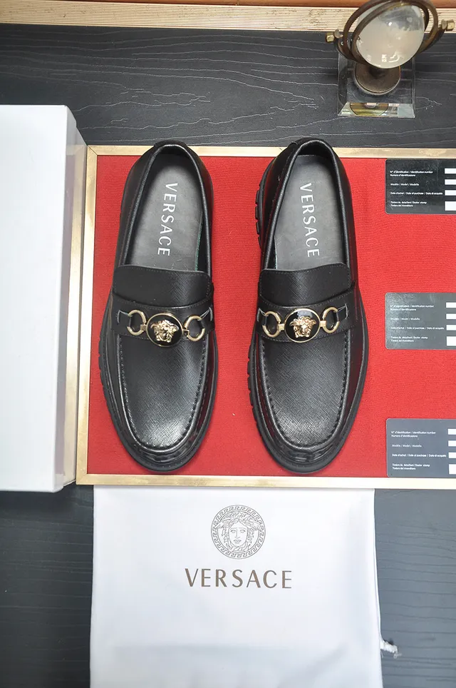 Versace Chain Reaction কালো চামড়া Medusa হার্ডওয়্যার লোফার 2