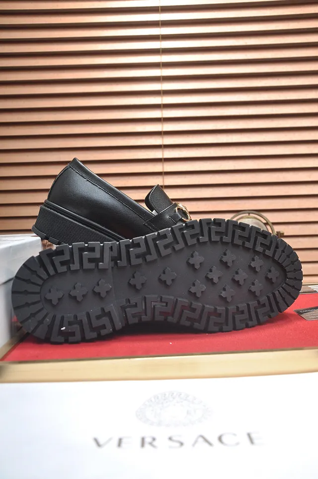 Versace Chain Reaction কালো চামড়া Medusa হার্ডওয়্যার লোফার 7