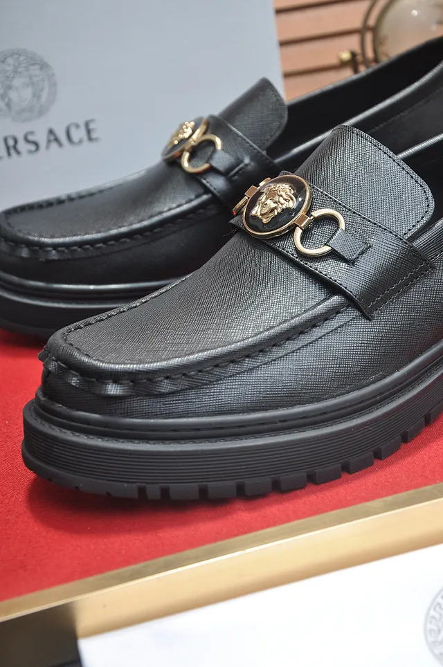 Versace Chain Reaction কালো চামড়া Medusa হার্ডওয়্যার লোফার 8