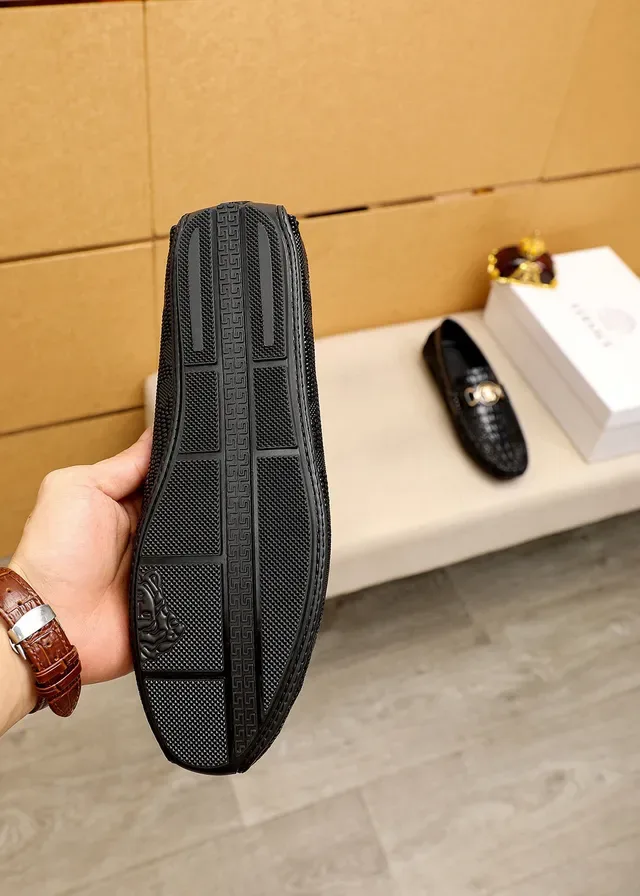 Versace Chain Reaction Croc-Embossed Negro Loafers 3