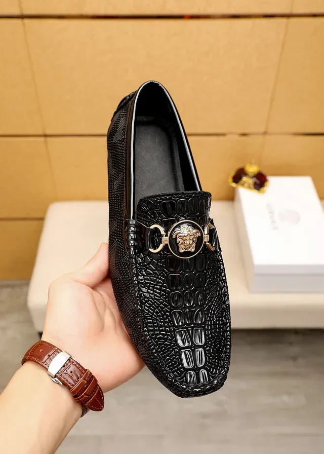 Versace Chain Reaction Croc-Embossed Negro Loafers 5