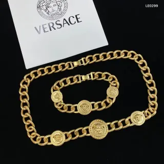 Versace 链反应 黄金 粗 Curb Medusa 徽章 图案 项链