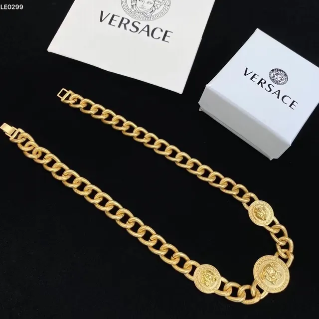 Versace سلسلة رد الفعل قلادة ذهبية سميكة كيرب Medusa نقوش المداليون 4