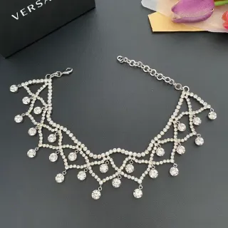 Versace ক্রিস্টাল-ইম্বেলিশড জ্যামিতিক চোকার নেকলেস