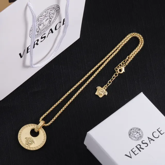 Versace Gold Curb Chain Circular Medusa Pendant Necklace 2