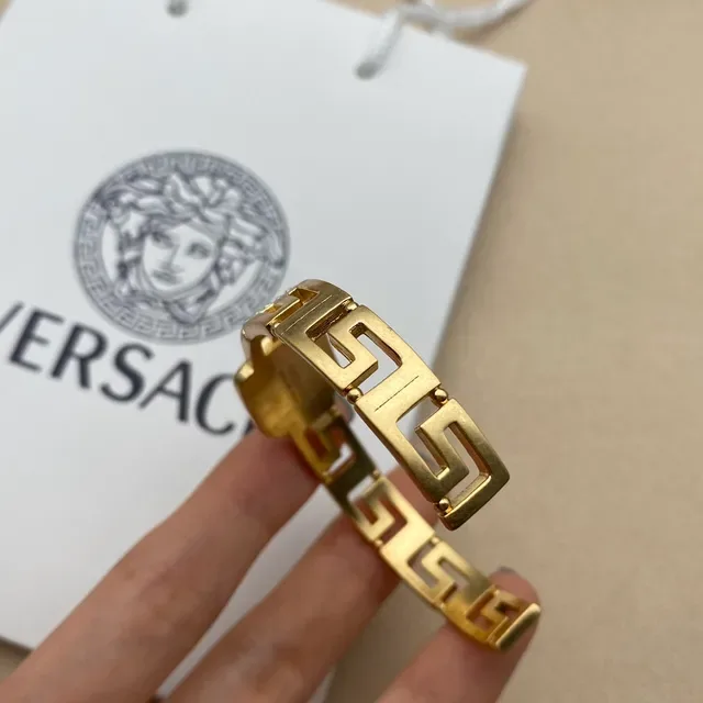 سوار Versace Greca Medusa ذهبي اللون أسود مينا كريستال 4