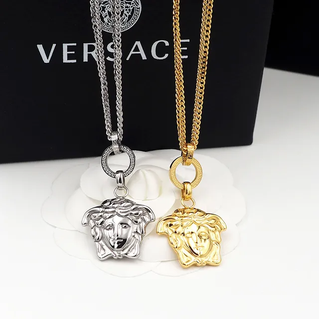 Versace Medusa Colar de metal com pingente de cabeça em ouro 9