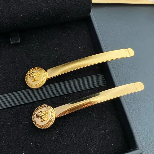Versace मेड्यूसा हेड गोल्ड टोन हेयरपिन ब्रोच 5