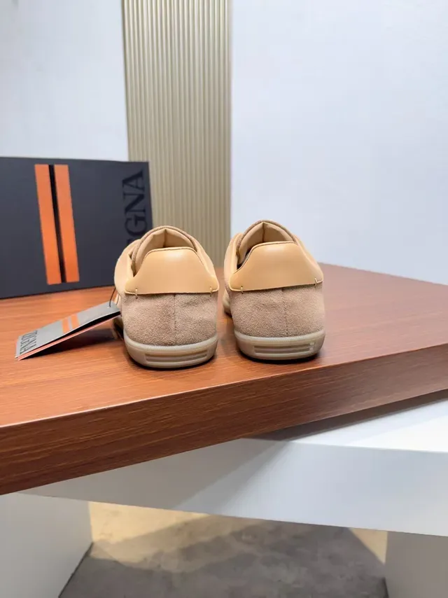 Zegna حذاء رياضي بيج سويد لوتوب لايف ستايل 3