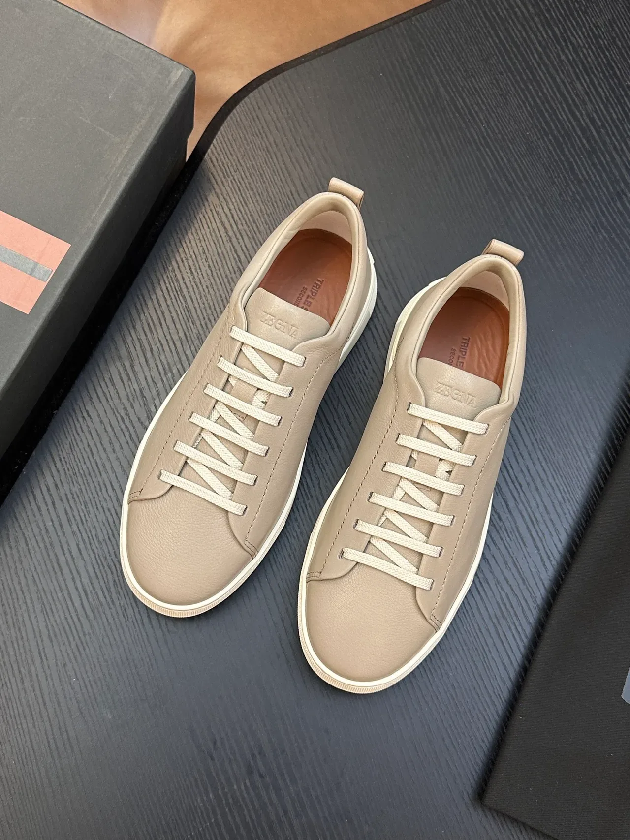Zegna أبيض بيج جلد مبطن علوي منخفض الكعب أسلوب حياة 5