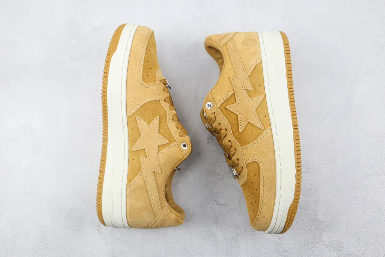 A Bathing Ape BAPE STA أحذية لايف ستايل من الصوف المخدد بلون المسترد 2