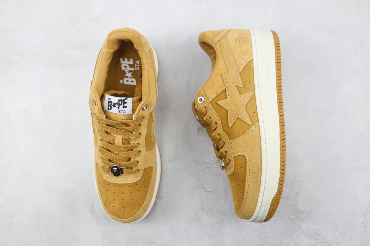 A Bathing Ape BAPE STA أحذية لايف ستايل من الصوف المخدد بلون المسترد 3