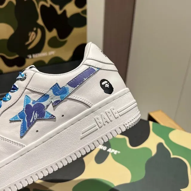 A Bathing Ape BAPE STA سنيكرز أبيض أزرق كامو جرافيك ستايل حياة 3