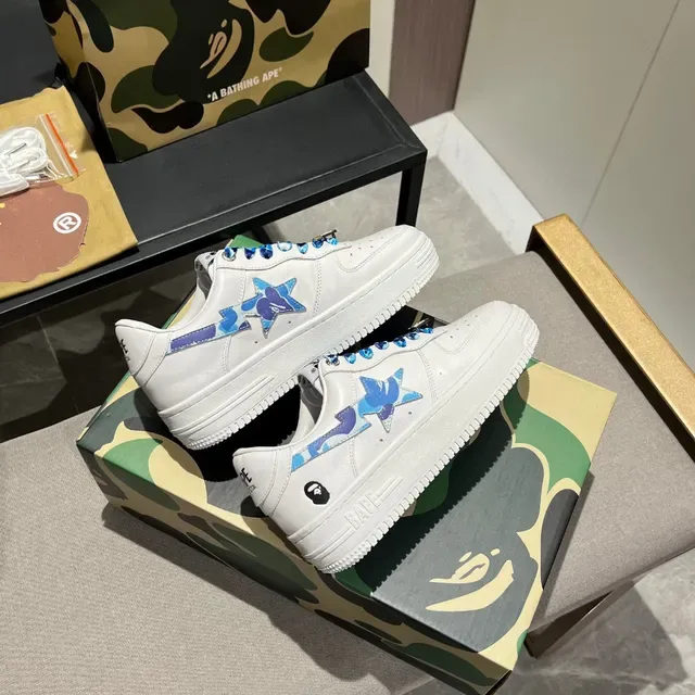 A Bathing Ape BAPE STA سنيكرز أبيض أزرق كامو جرافيك ستايل حياة 6