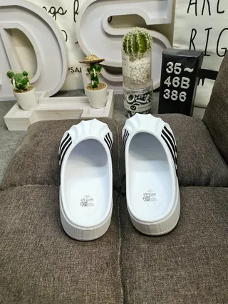 Adidas Adifom Stan Mule blancas y negras con tres rayas mulas 9