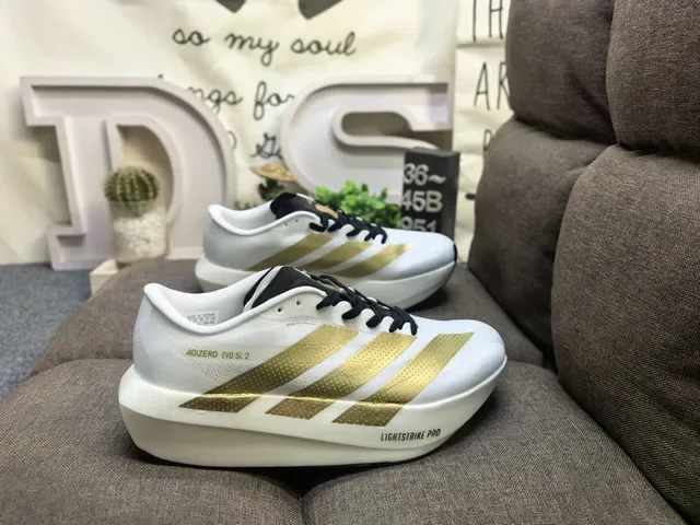 Adidas Adizero Evo SL 2 सफेद सिल्वर रनिंग शूज़ 11