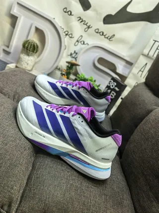 Adidas Adizero Lightstrike Pro brancos, roxos, azuis tênis de corrida 7