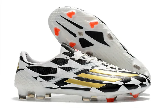 Adidas adizero সাদা রূপালি হোলোগ্রাফিক ফার্ম-গ্রাউন্ড সকার শোজ 10