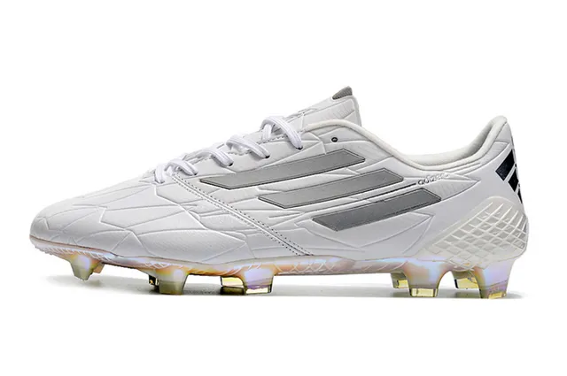 Adidas adizero সাদা রূপালি হোলোগ্রাফিক ফার্ম-গ্রাউন্ড সকার শোজ 22