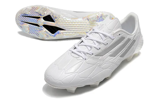 Adidas adizero সাদা রূপালি হোলোগ্রাফিক ফার্ম-গ্রাউন্ড সকার শোজ 23