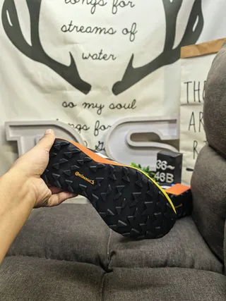 Adidas Beige Black Lightweight Mesh Upper Three-Stripe Side Branding Running Shoes 24